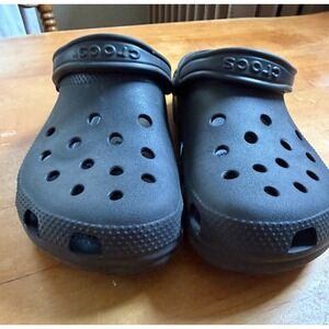 Crocs Mens 9 Women 11 Shoes Black Classic Clog Slip On Water Sandals Shower